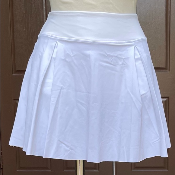 Nike Dri-Fit white tennis skirt - Picture 4 of 4